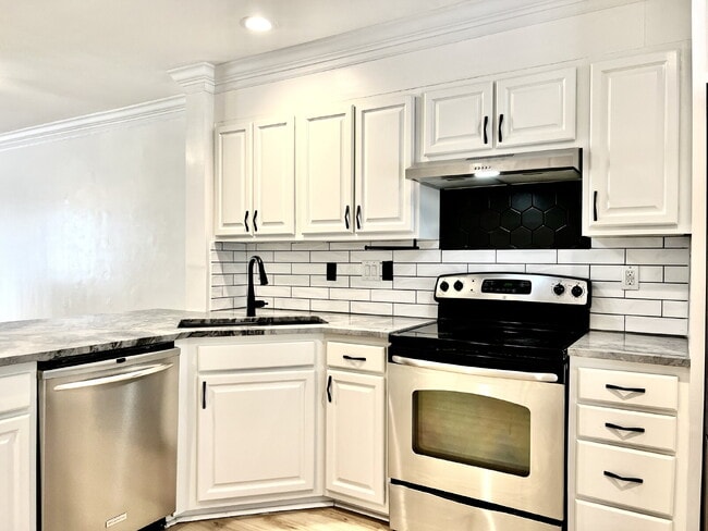 Building Photo - 10132 Reindeer Way Ln