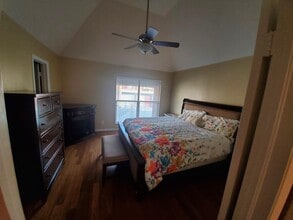 Building Photo - 4433 N Stanton St