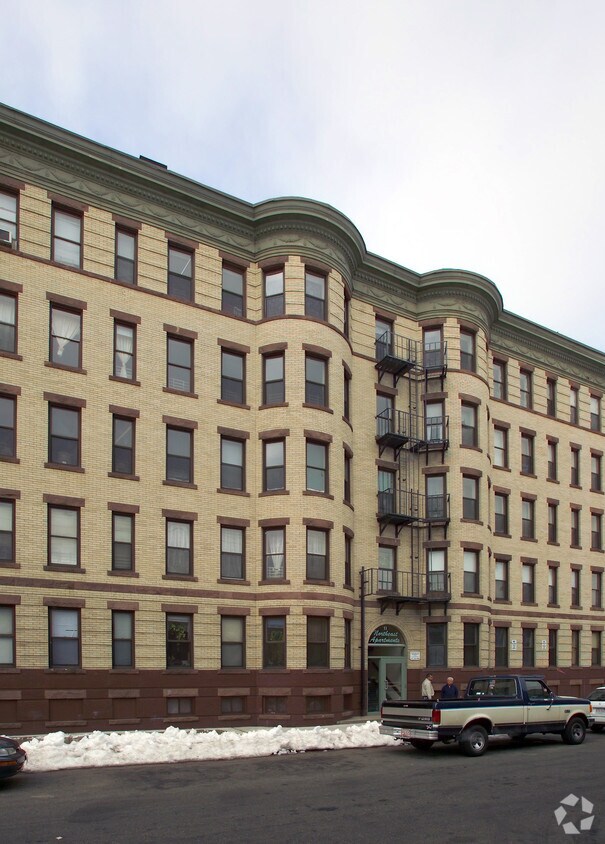 Building Photo - 11 N East St