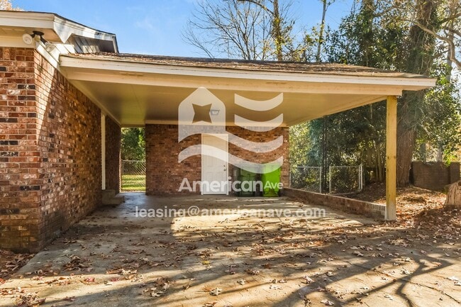 Building Photo - 135 Latonea Dr