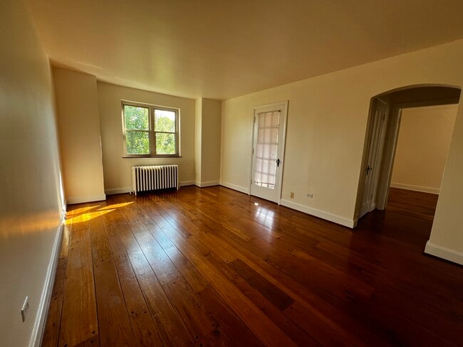 Foto del edificio - 4912 Relleum Avenue