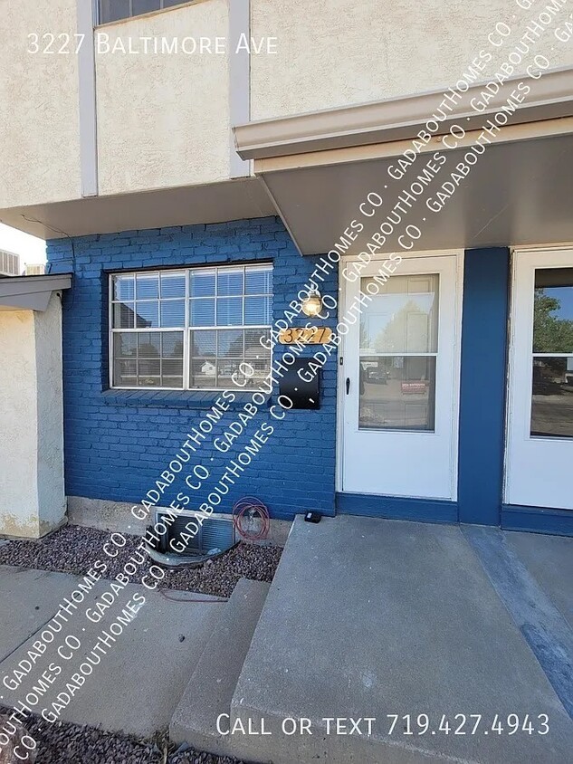 Foto principal - 3227 Baltimore Ave
