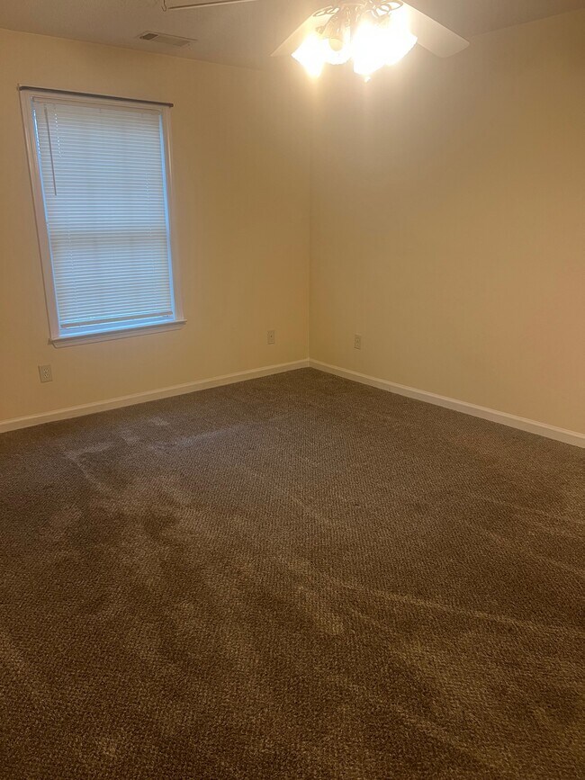 Foto del edificio - 1785 Summerwoods Ln
