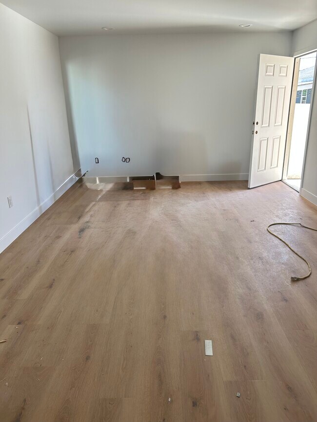 Building Photo - 10346 Pounds Ave