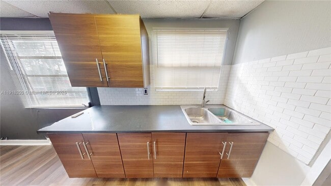 Foto del edificio - 1985 NW 152nd Terrace