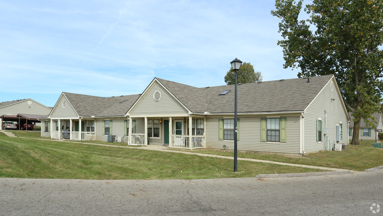 Primary Photo - Oak Run Apartments