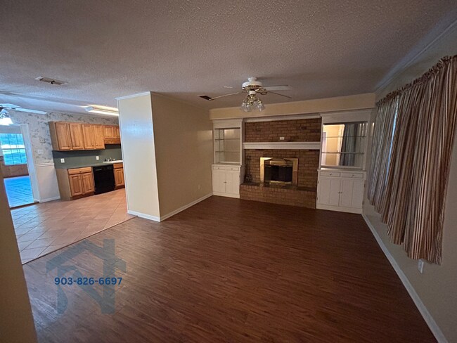 Building Photo - 1013 Lori Dr