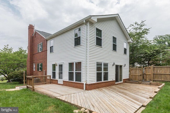 Building Photo - 866 N Livingston St