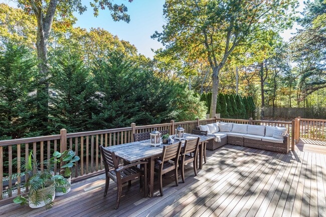 Building Photo - 636 Stephen Hands Path