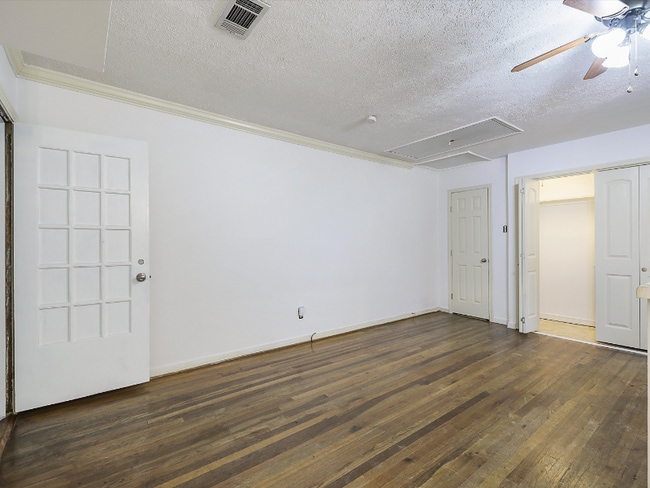 Foto del edificio - 3337 Westminster Ave