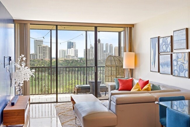 Foto del edificio - 20335 W Country Club Dr