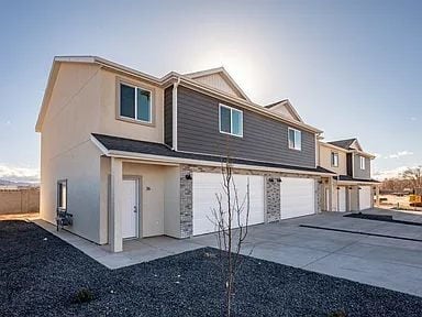 Foto del edificio - Beautiful Brand New build Townhome in Ceda...