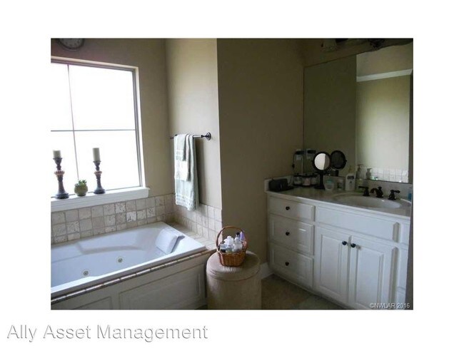 Building Photo - 4 br, 2 bath House - 1301 Quincy Drive