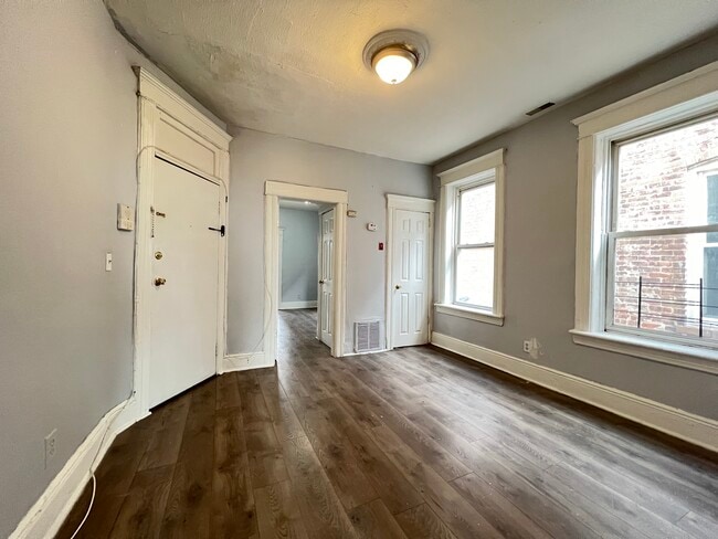 43 Grant Ave 3L - 40 Grant Ave