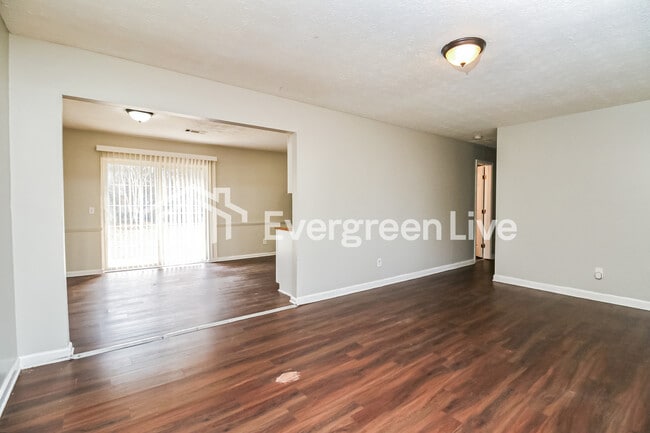 Foto del edificio - 45 Belmont Park Ln