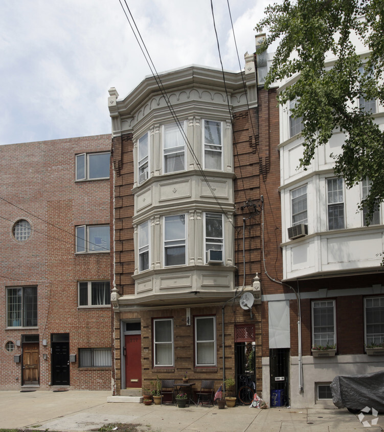 Primary Photo - 217 Christian St