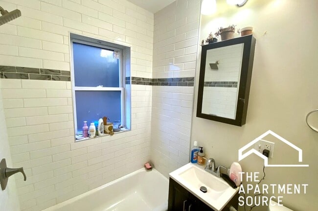 Foto del edificio - 2131 W Giddings St
