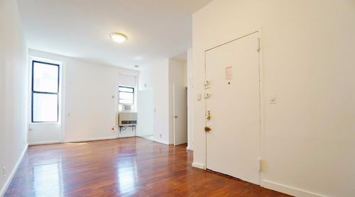Building Photo - 261 W 29th St
