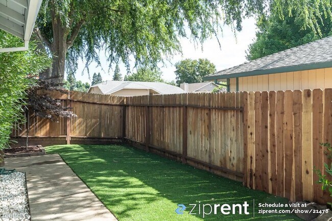Building Photo - 2 br, 2 bath House - 1900 Maykirk Way, Sac...