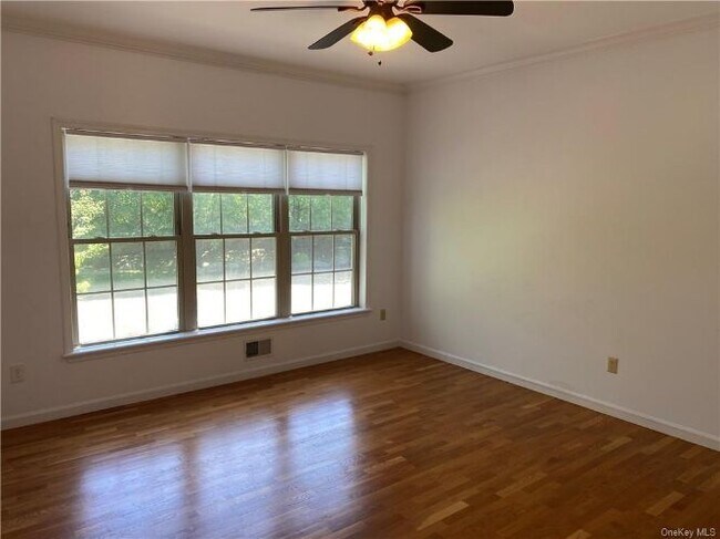 Foto del edificio - 45 Winhaven Ct