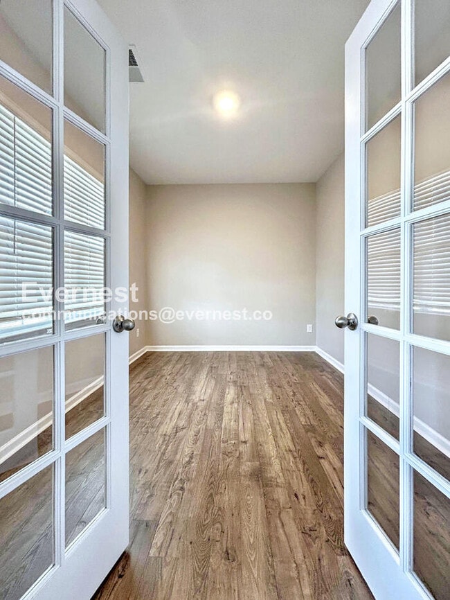 Foto del edificio - 160 Cherry Birch St