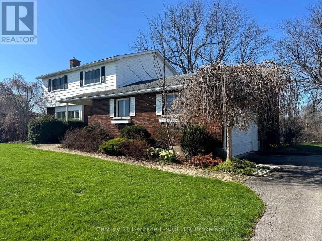 Primary Photo - 1249 Niagara River Pkwy