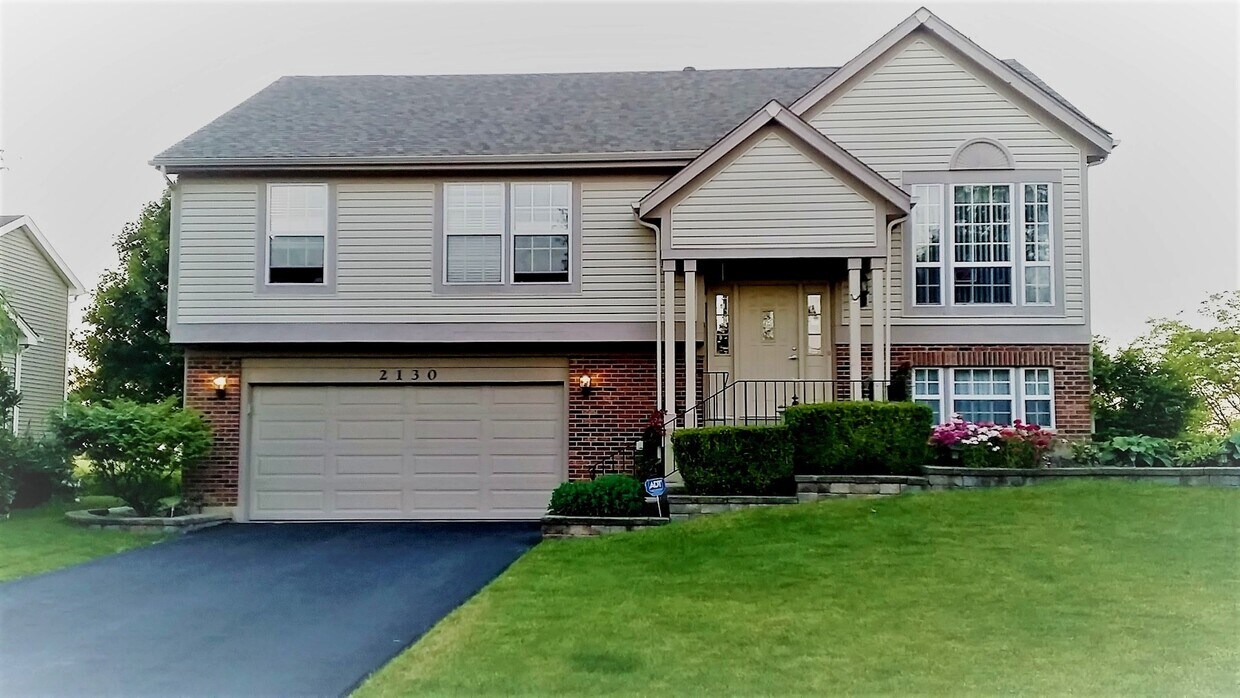 Primary Photo - 2130 Green Bridge Ln