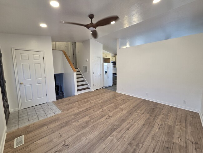 Building Photo - 1122 Southwest Dr