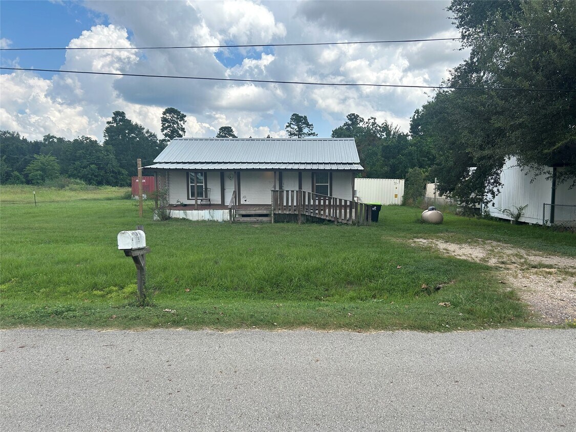 Primary Photo - 114 Melton St