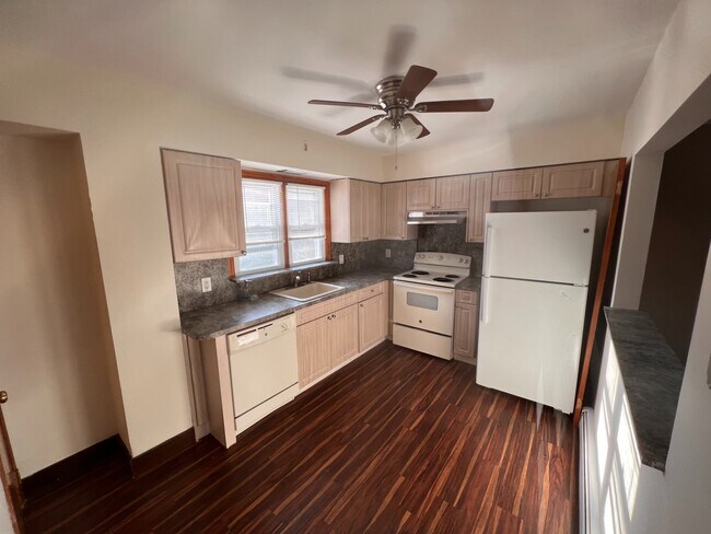 Building Photo - 507 Neckar Ave