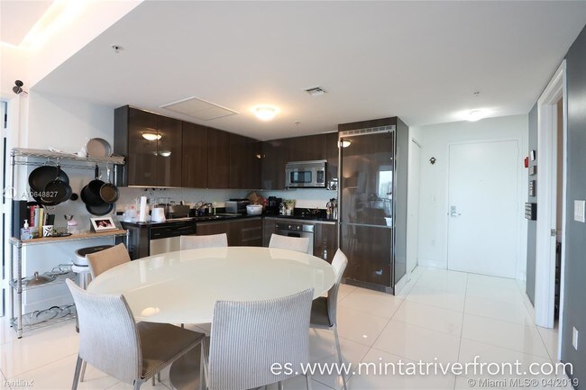 Building Photo - 3 br, 2.5 bath  - Mint Condo Brickell