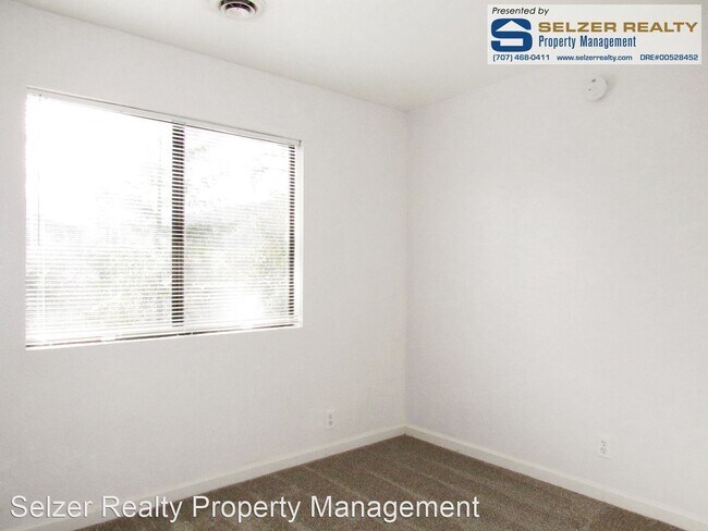 Building Photo - 3 br, 1.5 bath House - 1188 S. Dora St. #B