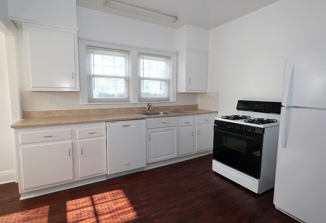 Kitchen - 7 Edgewood St