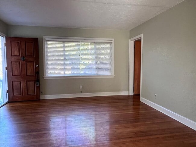 Foto del edificio - 12 S University Cir