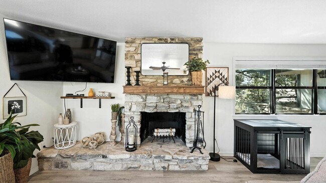 Foto del edificio - 1240 Canyon Springs Dr