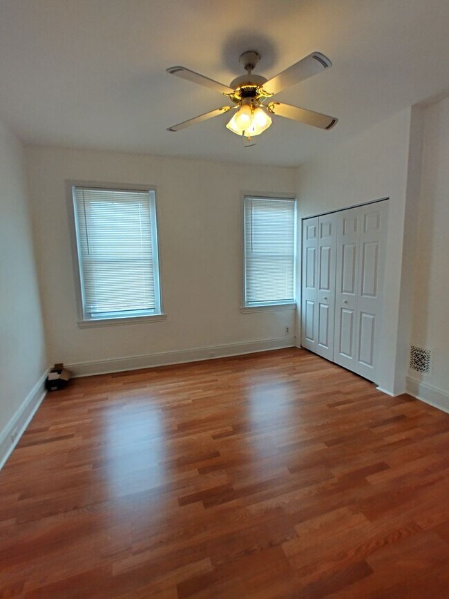 Building Photo - North Philadelphia Home