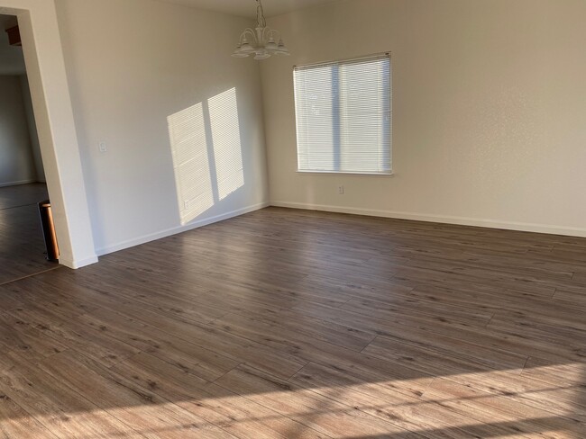Building Photo - 1683 Shay Way