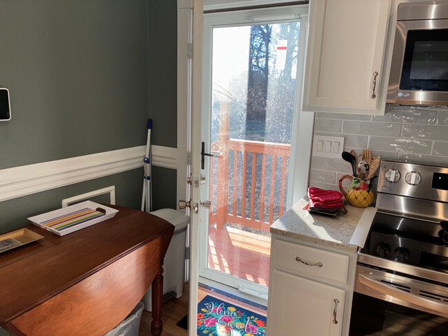 Foto del edificio - Room in House on Morgantown Rd