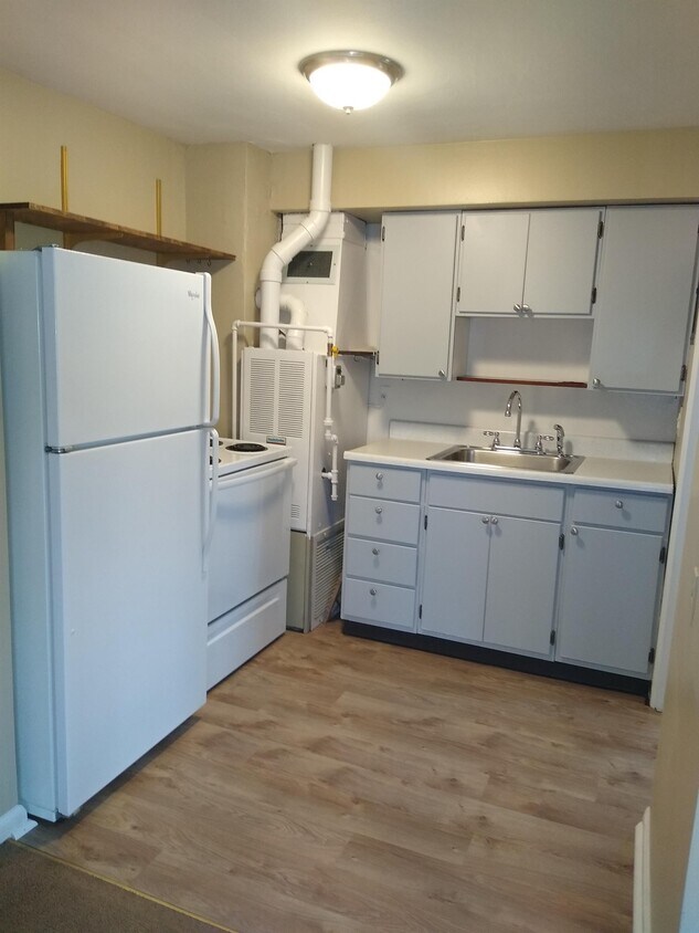 Primary Photo - 3451 Evergreen Rd
