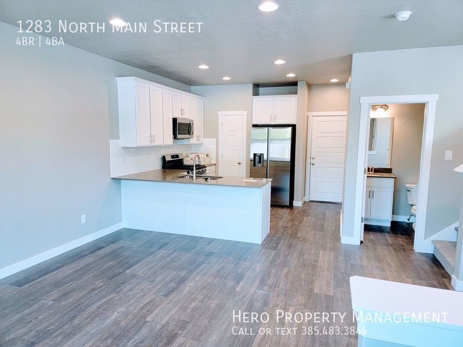 Photo - 1283 North Main Street-