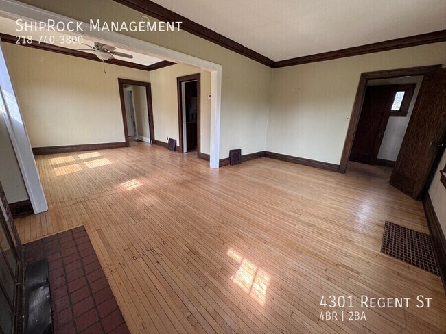 Foto del edificio - 4301 Regent St