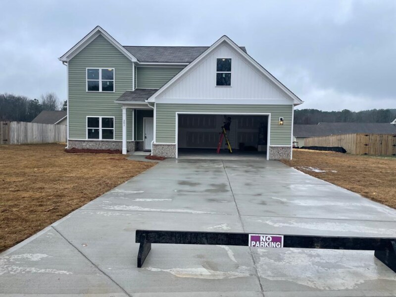 201 Lakecrest Cir SW, Calhoun, GA 30701 House Rental in Calhoun, GA