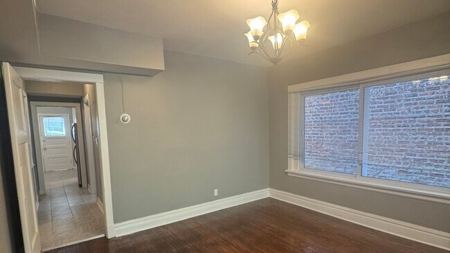 Foto del edificio - 7827 S Colfax Ave