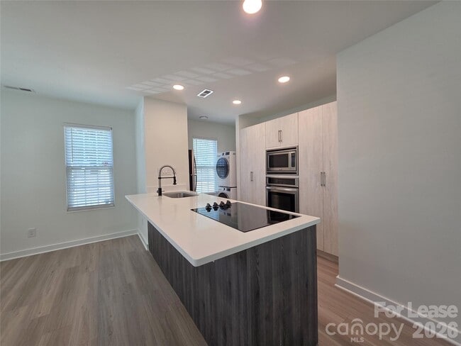 Building Photo - 1525 Briar Creek Rd