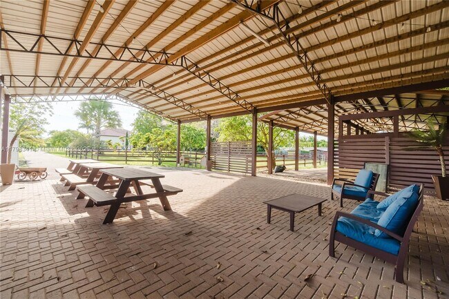 Foto del edificio - 23525 SW 217th Ave
