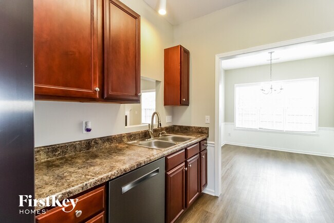 Building Photo - 5110 Thurston Ct