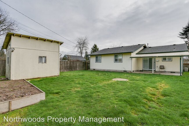 Foto del edificio - 3 br, 1 bath House - 838 Centennial Blvd.
