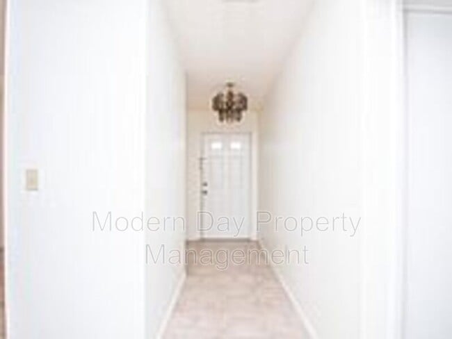 Building Photo - 6420 River Run Blvd
