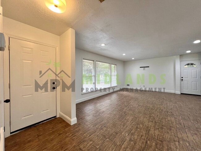 Foto del edificio - 1545 S Beltline Blvd