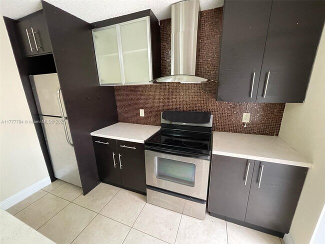 Foto del edificio - 870 Blue Ridge Cir